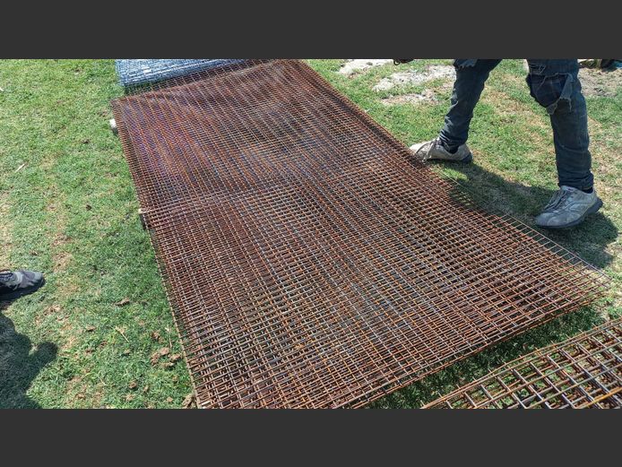 1.2mx2.4m mesh 25mmx50mm hole 4mm thick