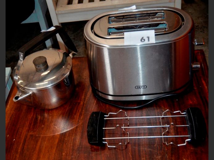 STOVE TOP KETTLE & A DEFY STAINLESS STEEL 2-SLICE TOASTER [Switches on, untested further]