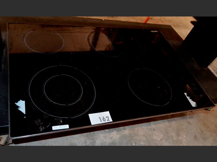 MIELE 4-PLATE GLASS TOP HOB, 76 x 50cm [Untested, no power cable]