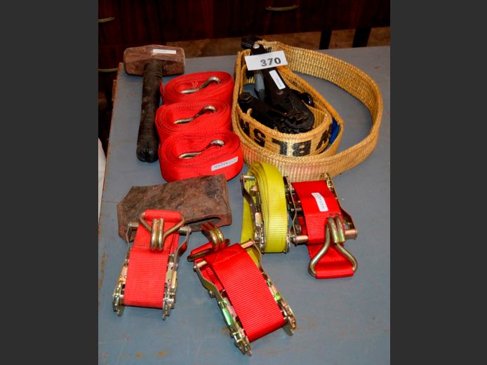 LOT: RATCHET STRAPS, AXE HEAD & A HAMMER