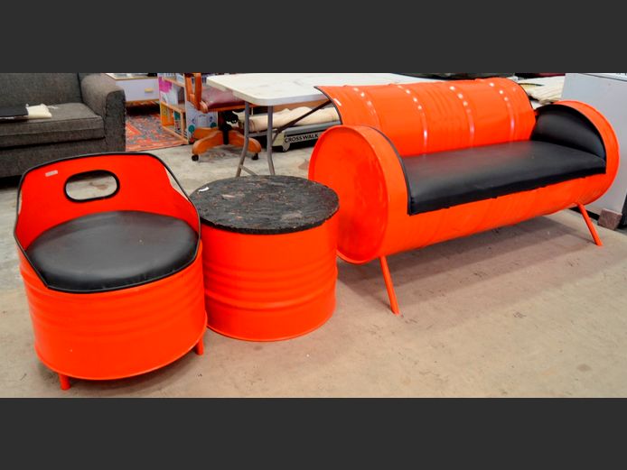 ORANGE PAINTED 2-PIECE, 3-SEATER DRUM PATIO SET WITH MATCHING COFFEE TABLE