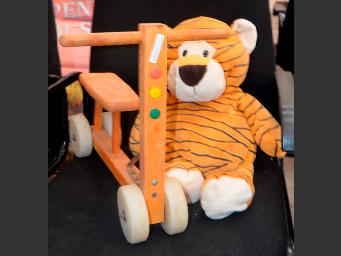 TOY WOODEN PUSH SCOOTER & A TIGER SOFT TOY