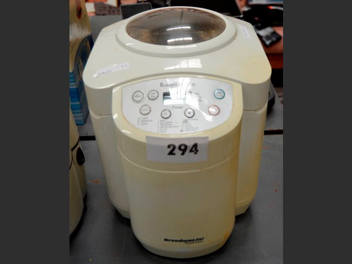 RUSSELL HOBBS BREAD MAKER [Switches on, untested further]