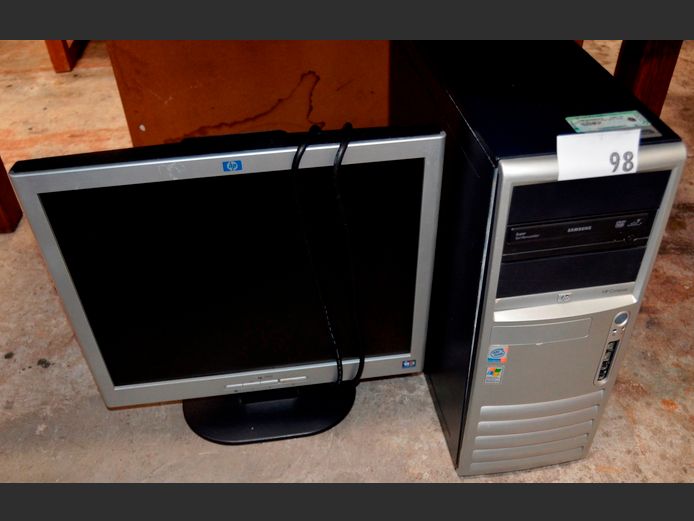 INTEL INSIDE PENTIUM 4 COMPUTER TOWER & MONITOR [Switch on, untested further]