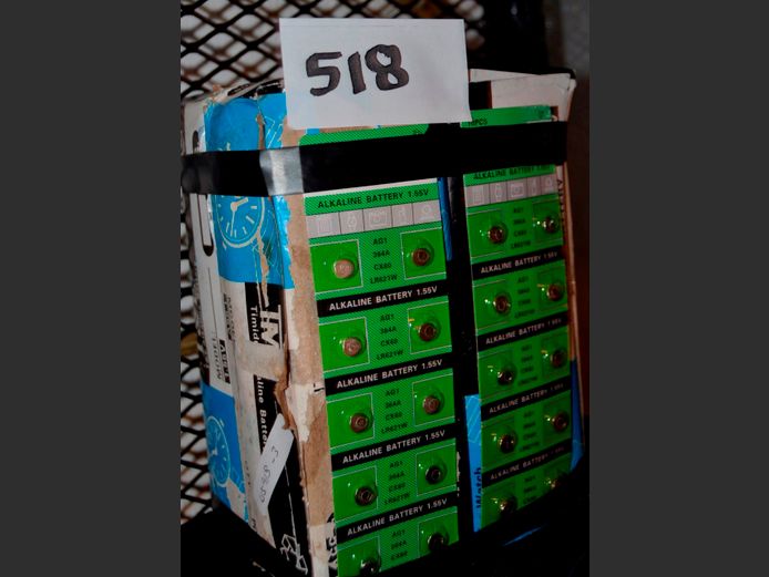 LARGE LOT: CX60 BATTERIES [Condition unknown]