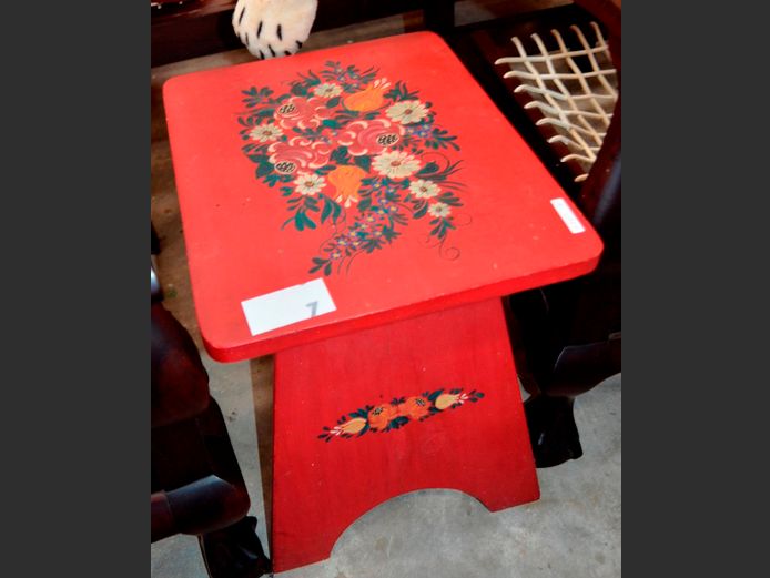 RED PAINTED & HAND DECORATED SIDE TABLE, 43 x 35 x 44cm
