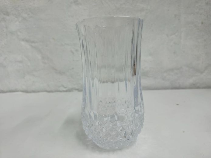 Elegant Diamond Cut Clear Glass Tumbler Vase