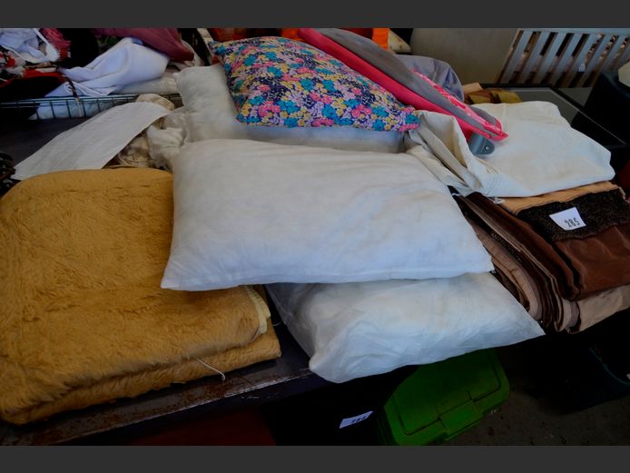 SCATTER CUSHIONS, CURTAINS, etc