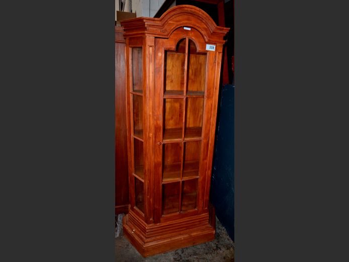 MAHOGANY GABLE TOP SINGLE DOOR DISPLAY CABINET, 86 x 37 x 188cm