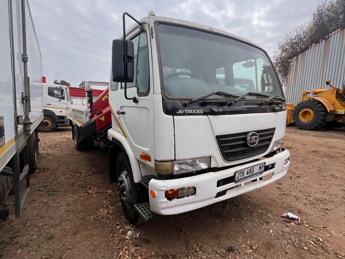 2012 UD 80 with Palfiner 12000 Topseat Crane 