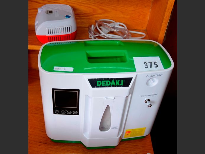 NEBULISER/OXYGEN MACHINE [Switches on, untested further]