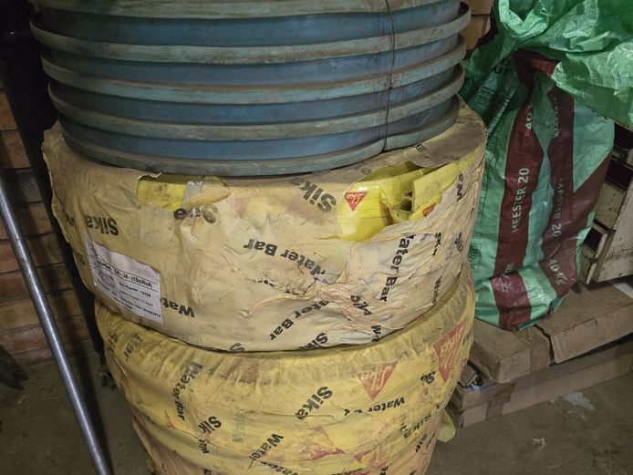 4 x ROLLS SIKA WATERBARS