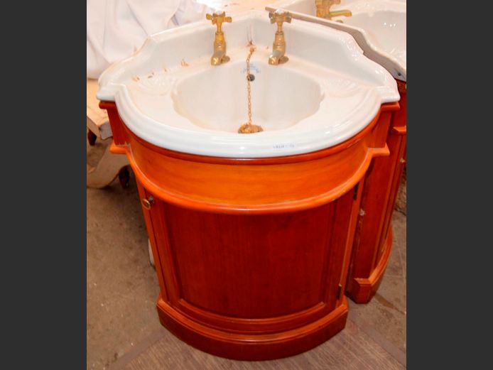 EARLY VICTORIAN REPRODUCTION CORNER VANITY WITH BASIN & BRASS TAPS, 48 x 48 x 90cm