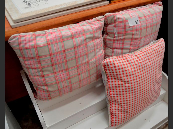 LOT: 3 x CHECK SCATTER CUSHIONS