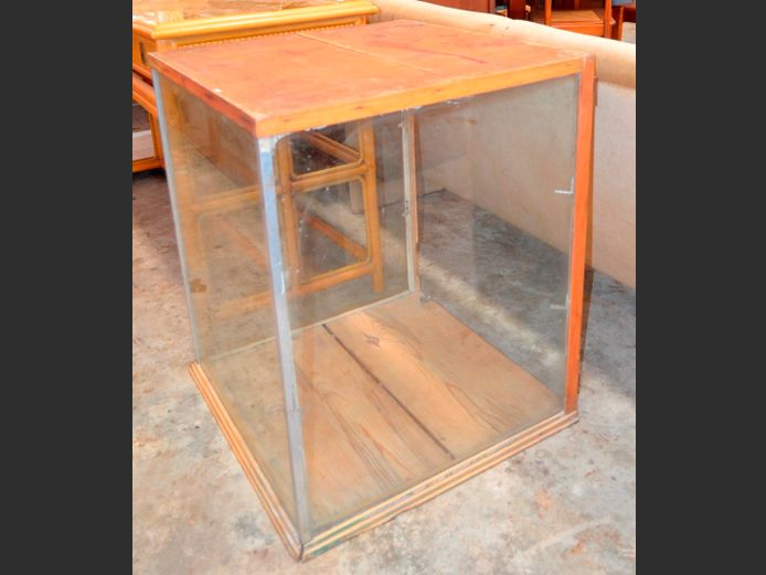 OREGON PINE SINGLE DOOR GLASS FRONT DISPLAY CABINET, 61 x 61 x 75cm