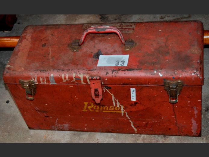 VINTAGE RAMSET RED PAINTED METAL TOOLBOX, 47 x 20 x 22cm [Empty]