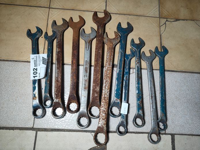 12 X VARIOUS SPANNERS