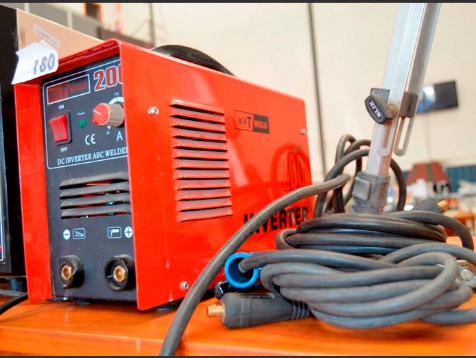 MATWELD 200 INVERTER WITH ELECTRODES [Switches on, untested further]