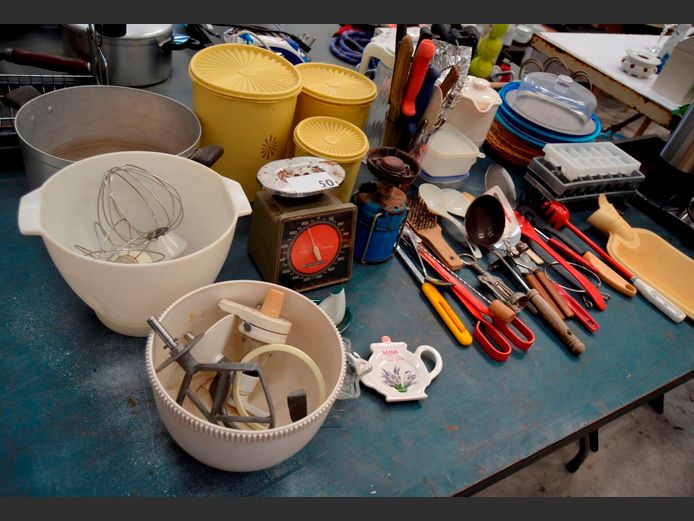 VINTAGE TUPPERWARE, ALUMINIUM POT, KITCHEN UTENSILS, PAPER PLATE HOLDERS, etc