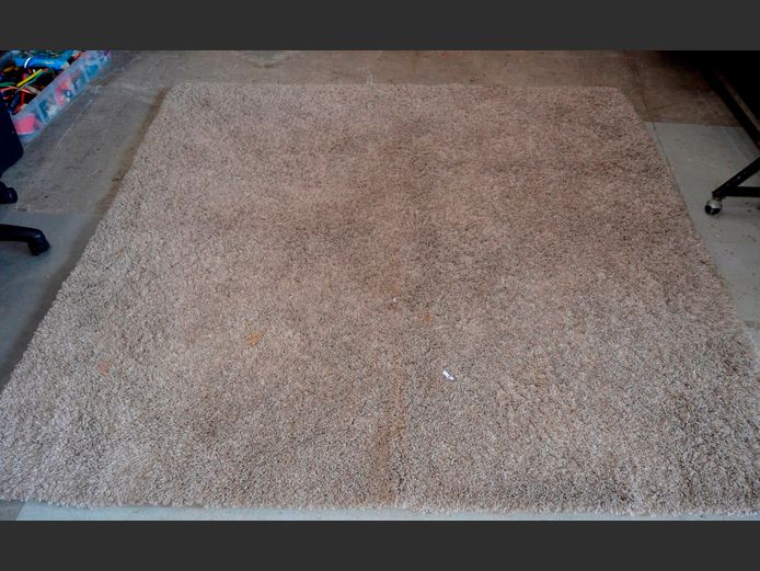 GREY CARPET, 190 x 190cm