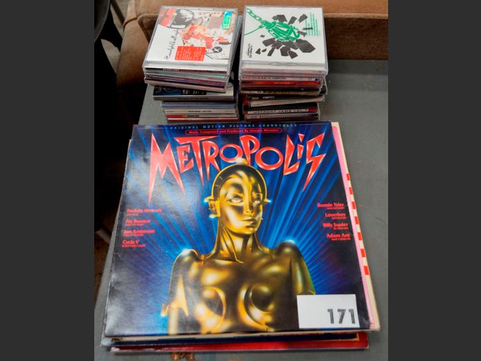 LOT: LP RECORDS & CD's