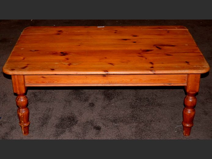 OREGON PINE RECTANGULAR COFFEE TABLE, 110 x 70 x 46cm
