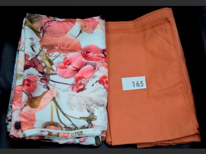 LOT: FLORAL ¾ DUVET COVER, BROWN SINGLE DUVET COVER & PILLOWCASES