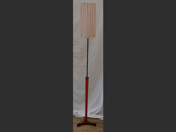 MID-CENTURY MODERN STANDING LAMP WITH SHADE, 180cm High