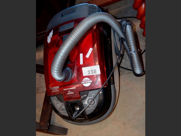 GENESIS HAUSMEISTER WET & DRY BAGLESS VACUUM CLEANER [Faulty]