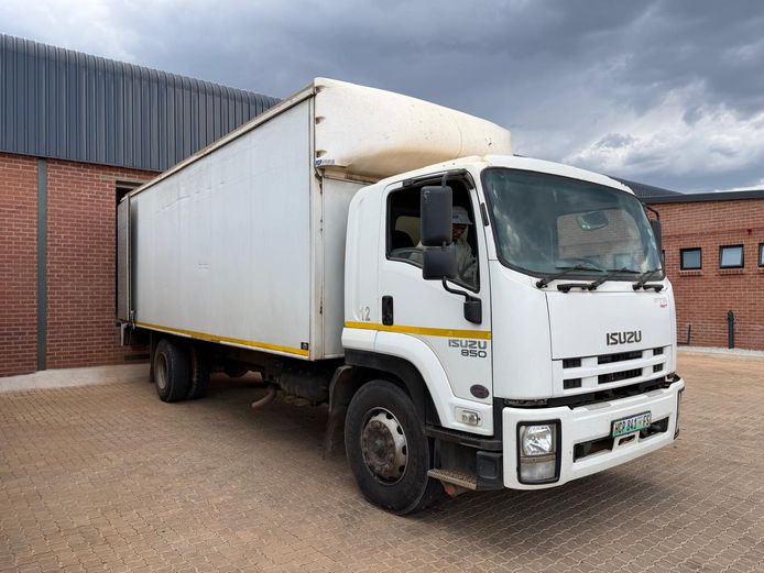 ISUZU F-SERIES 850 TOEBAK