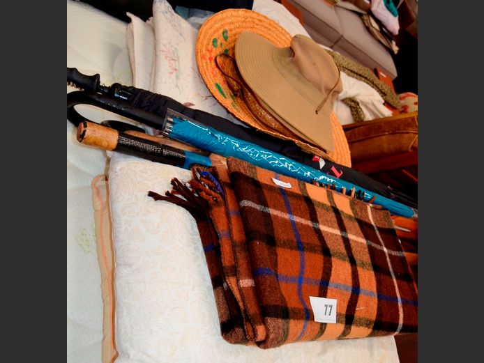 KNEE BLANKETS, MATTRESS PROTECTOR, SUN HATS, etc
