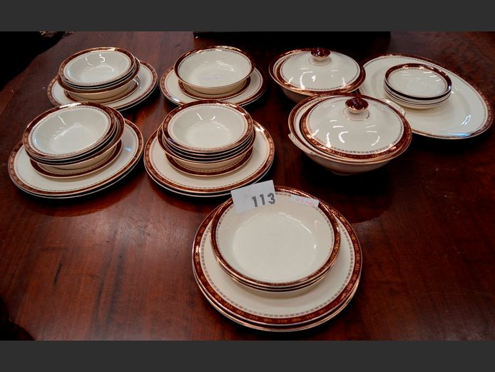 ALFRED MEAKIN 43-PIECE PART DINNER SERVICE
