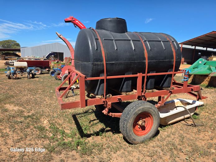 Waterkar (2000L) & waterkrip en pyp