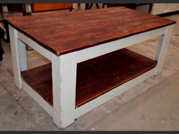 SLATTED PINE COFFEE TABLE WITH BOTTOM SHELF, 120 x 60 x 51cm