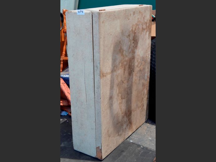 WHITE STORAGE BOX, 122 x 90 x 31cm [Damaged]