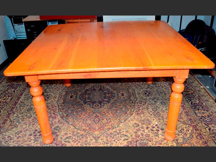 OAK SQUARE 8-SEATER DINING TABLE, 140 x 140 x 78cm [Top bowed]