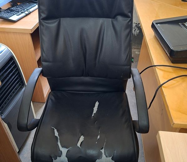 High back tilt and swivel chair