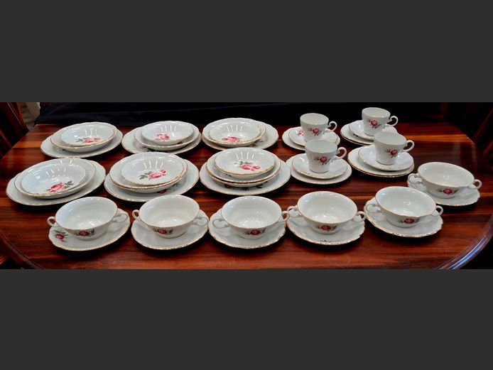 CONSTANTIA FINE CHINA 46-PIECE PART DINNER SERVICE