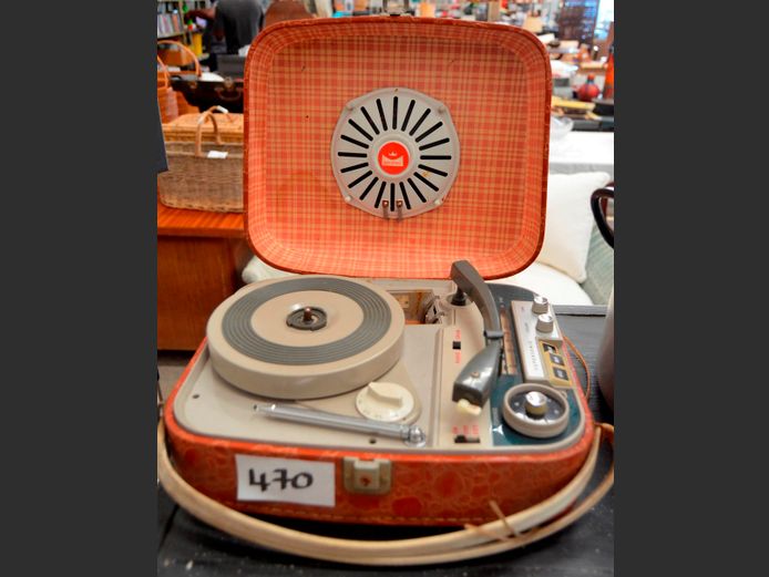SUPERSONIC VINTAGE PORTABLE RECORD PLAYER [Untested]