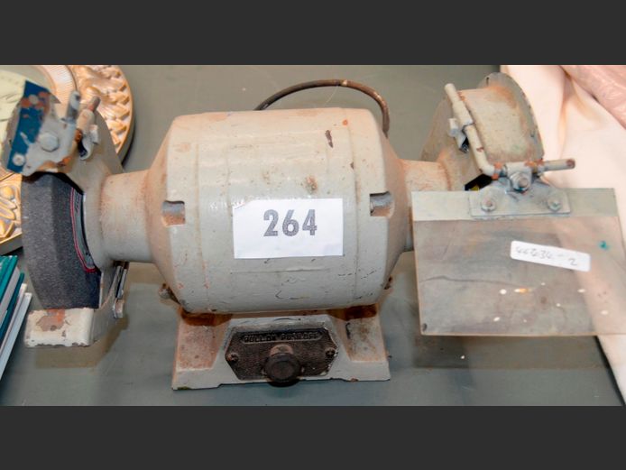 BENCH GRINDER [Switches on]