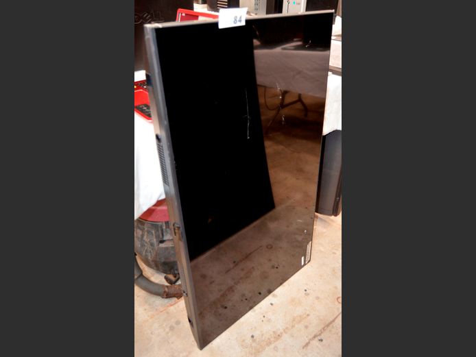 SAMSUNG 43" TV [Switches on, Screen cracked] ### LICENCE PLEASE ###