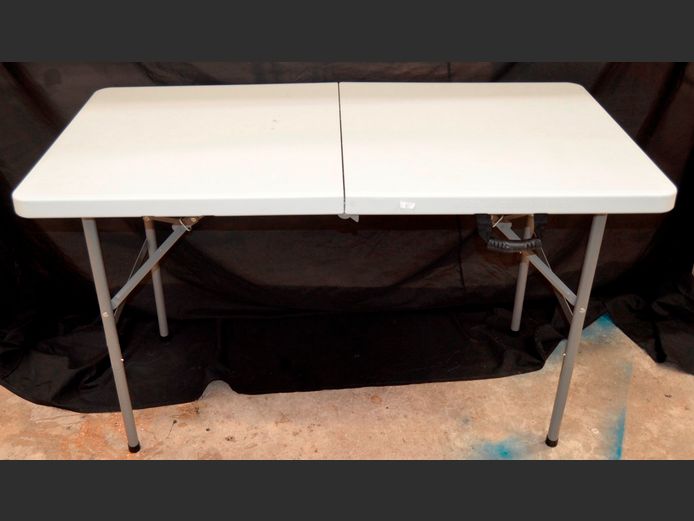 GREY PLASTIC FOLDING CAMPING TABLE, 122 x 61 x 74cm