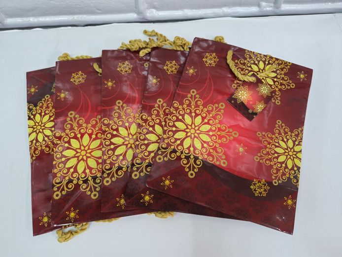 5-Pieces Red & Gold Snowflake Festive Gift Bags with Handle
