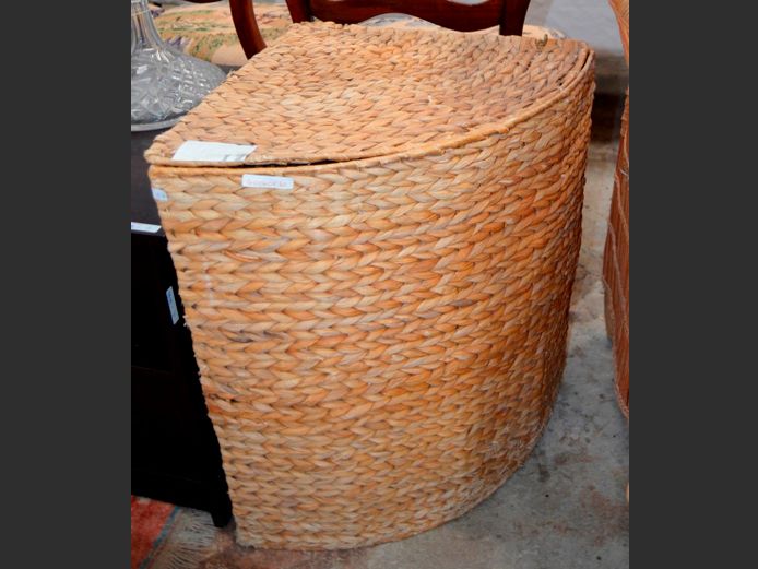 WOVEN SEAGRASS LAUNDRY BASKET, 40 x 40 x 60cm