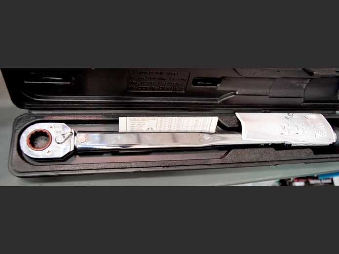 TORQUE WRENCH IN CASE