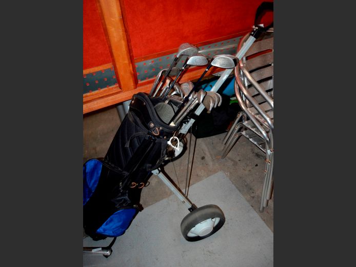 JOXX GOLF BAG WITH TROLLEY WITH 15 CLUBS