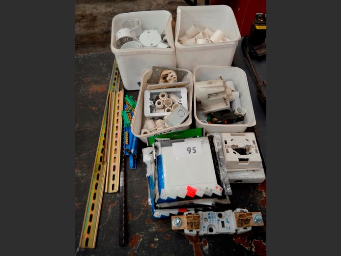 LOT: ELECTRICAL CONNECTORS, JUNCTIONS, etc