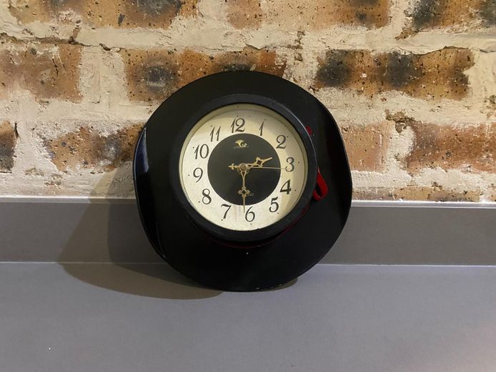 Vintage Black Top Hat Novelty Quartz Clock