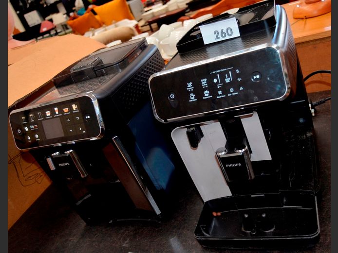 LOT OF 2: PHILIPS BLACK BEAN TO CUP COFFEE MACHINES [Switch on, untested further, incomplete]
