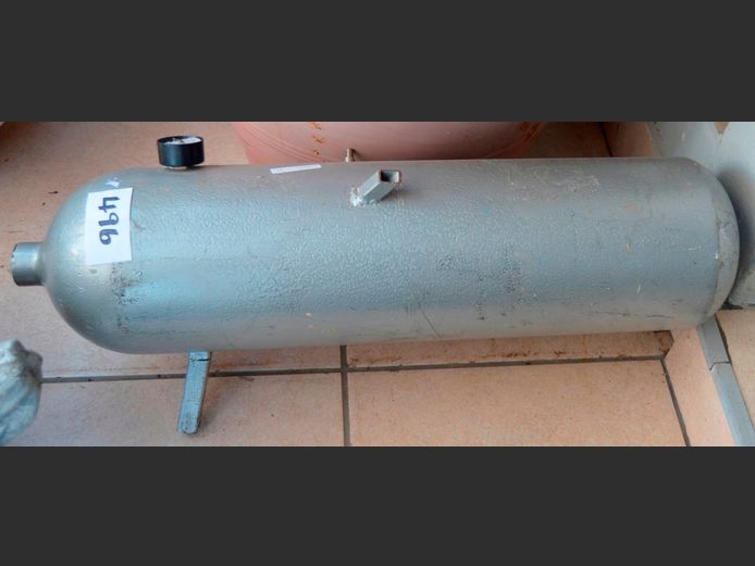 SMALL GREY COMPRESSOR TANK, 66cm Long x 26cm High [Condition unknown]